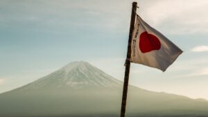 Flaga Japonii, w tle góra
