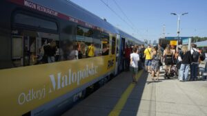 Pociągi pod specjalnymi hasłami promują Małopolskę