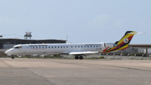 Samolot Uganda Airlines